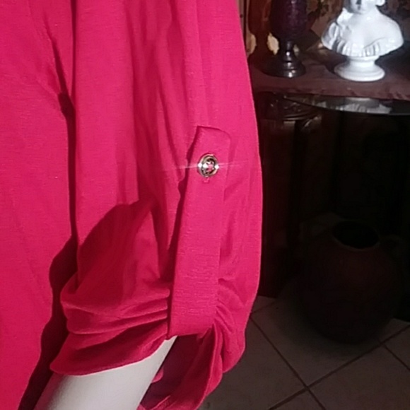 💥😀Red top💥 - Picture 3 of 3